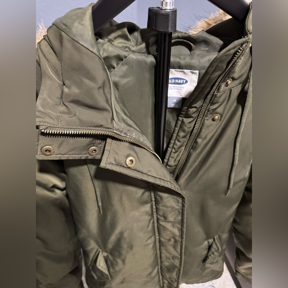 Old Navy Olive Puffer Jacket with Faux Fur Hood - Picture 4 of 6